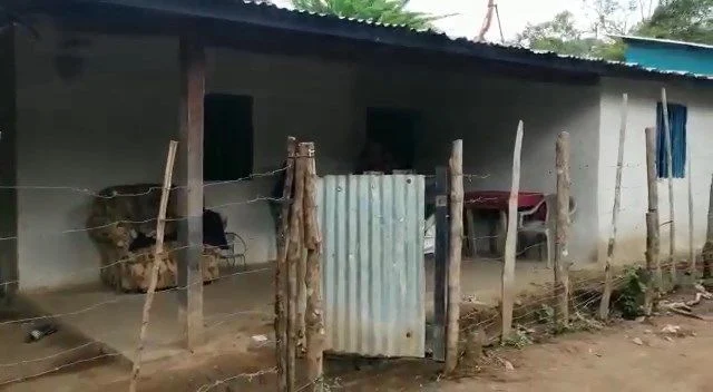 Casa en san diego valle de jamastran la casa consta de 3 cuartos sala cocina horno
