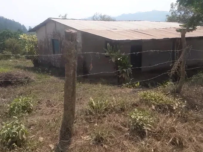 Se vende casa en la aldea de el tablon a 25 minutos de danli